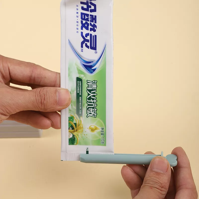 Children's Rotating Toothpaste Squeezer