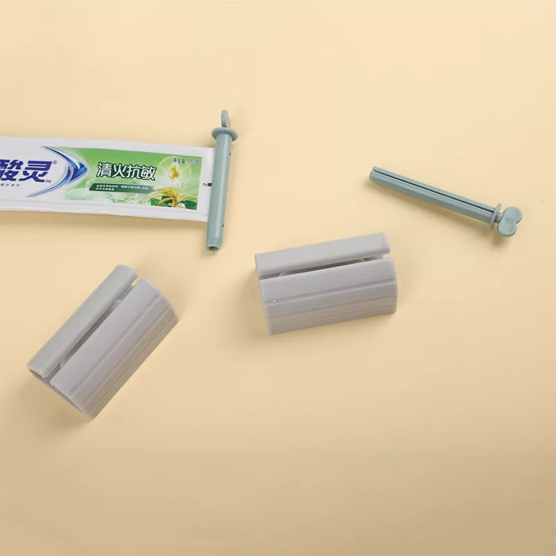 Children's Rotating Toothpaste Squeezer