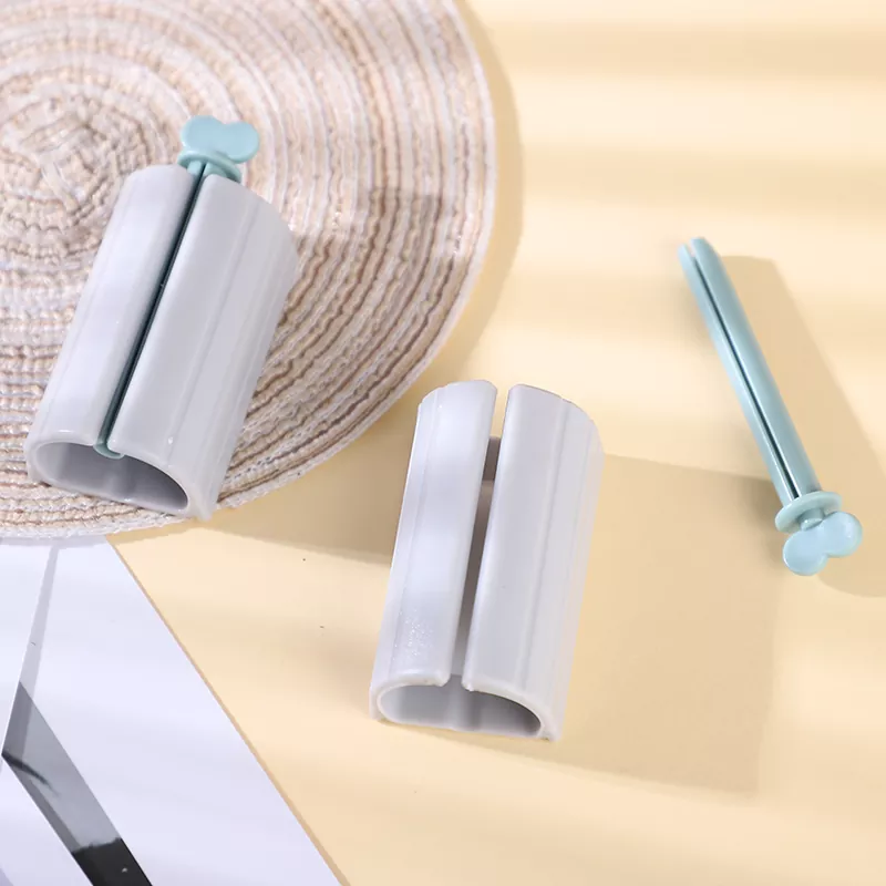 Manual Ketchup Packet Roller Squeezer
