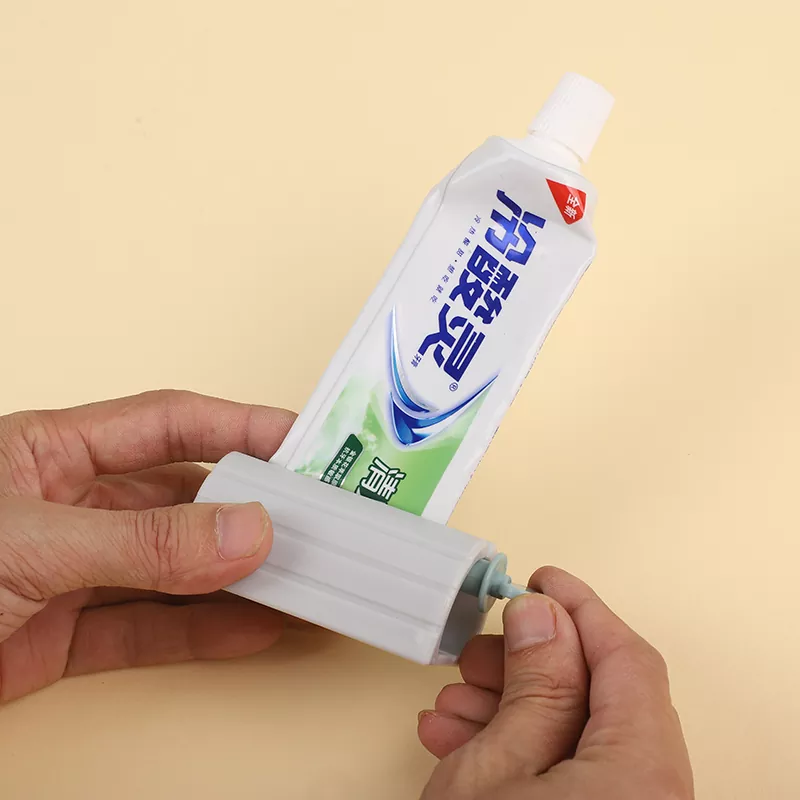 Children's Rotating Toothpaste Squeezer