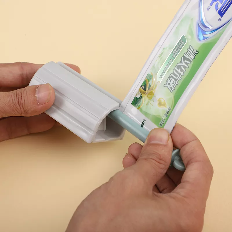 Children's Rotating Toothpaste Squeezer