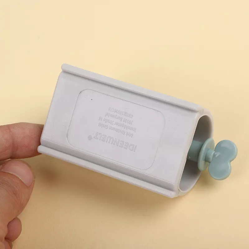 Manual Ketchup Packet Roller Squeezer